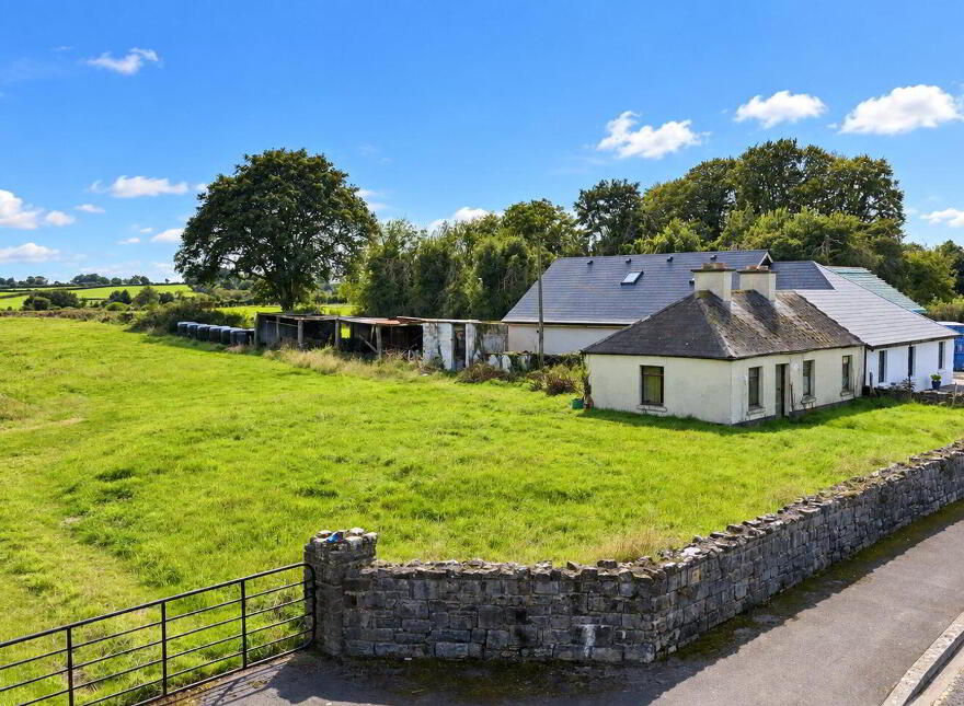 Curraghboy Village, Curraghboy, Lismoyle, N37N289