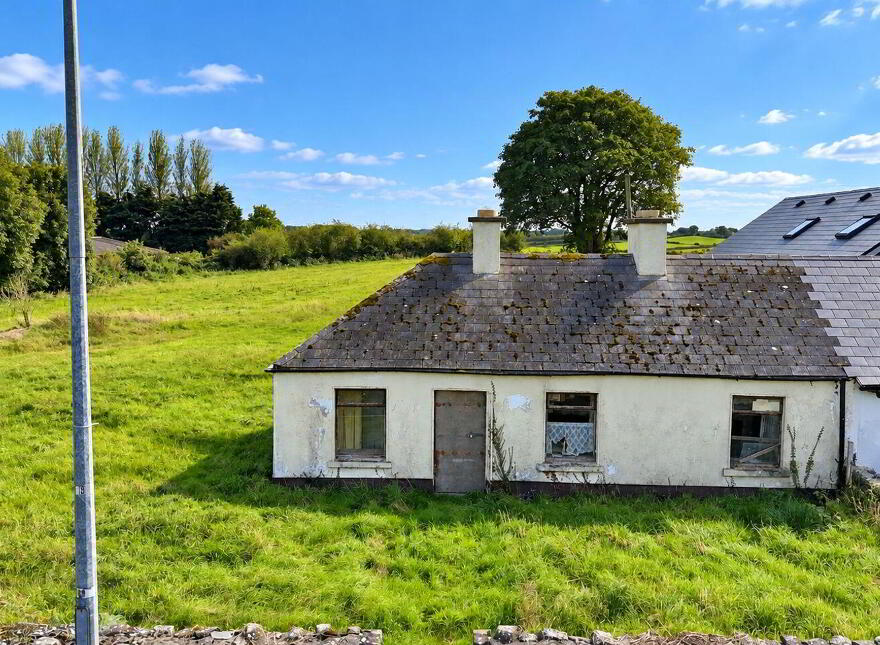 Curraghboy Village, Curraghboy, Lismoyle, N37N289