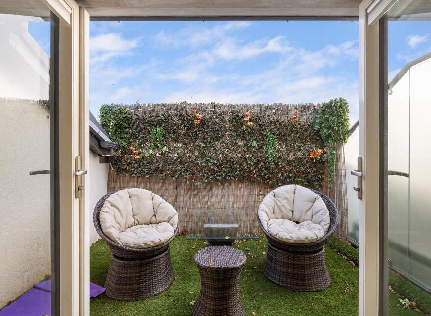 40 Woodbank, Shankill, Shankill, D18H026
