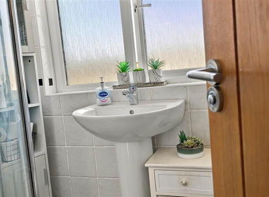 28 Montague Park, Ballymena, BT42 2DE