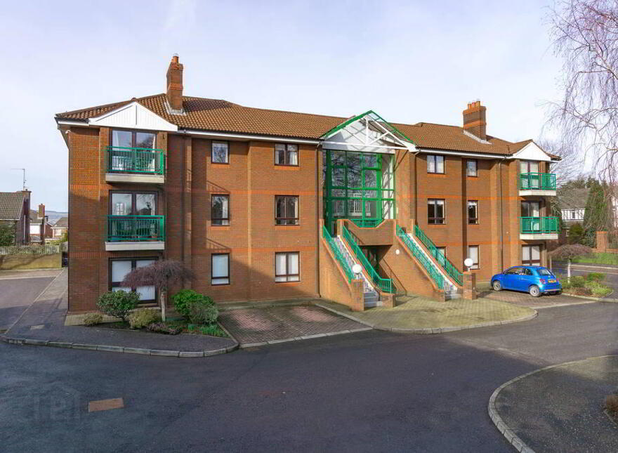 Apt 10, Malone Beeches, Belfast, BT9 6UB photo