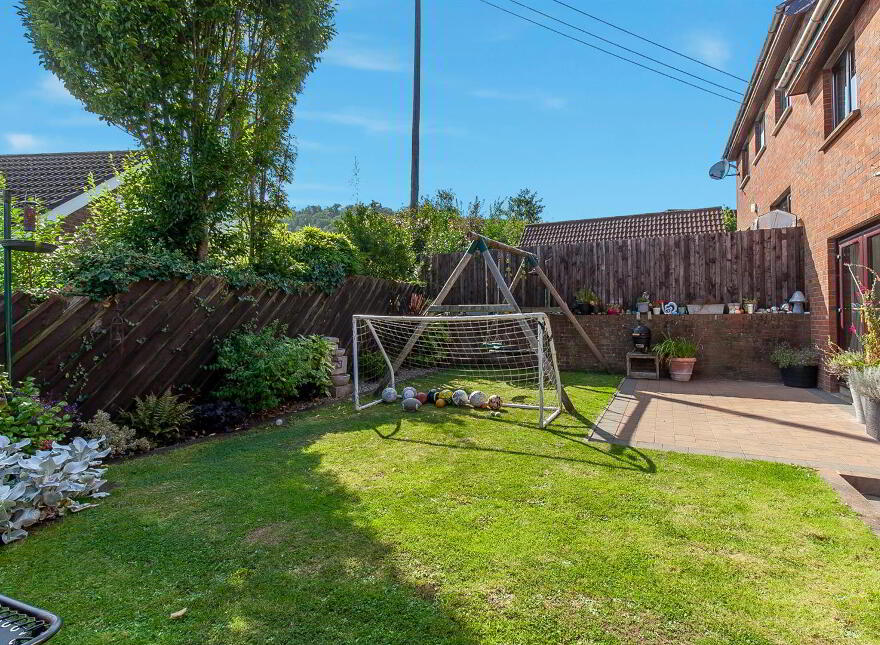 10 Hillside View, Newtownabbey, BT36 6DE