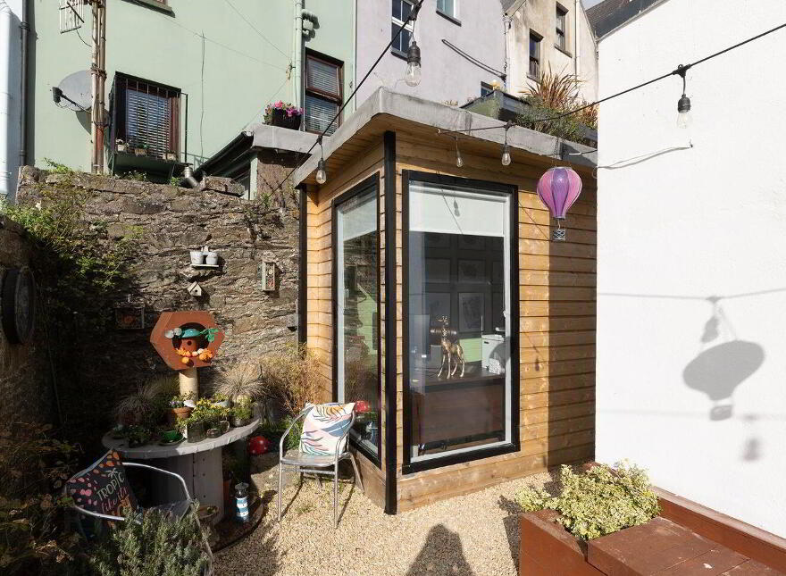 12 Lower Midleton Street, Cobh, P24XR83