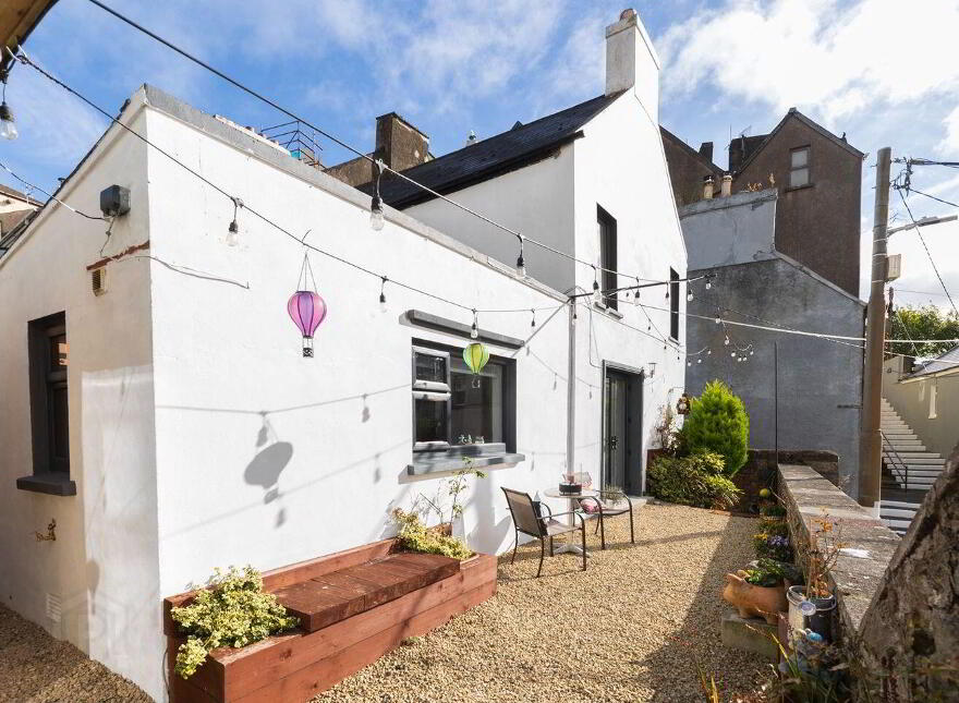 12 Lower Midleton Street, Cobh, P24XR83
