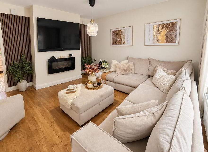 32 Glenwood Park, Dunmurry, Belfast, BT17 9DT
