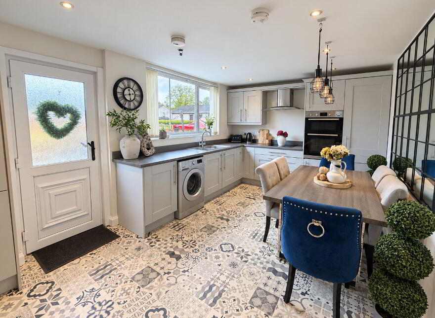 32 Glenwood Park, Dunmurry, Belfast, BT17 9DT