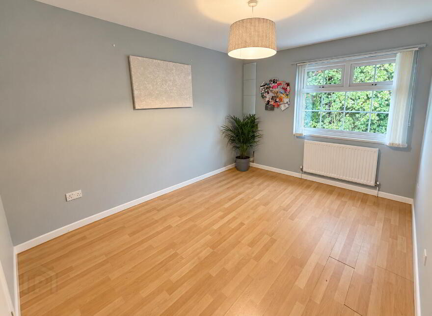 32 Glenwood Park, Dunmurry, Belfast, BT17 9DT