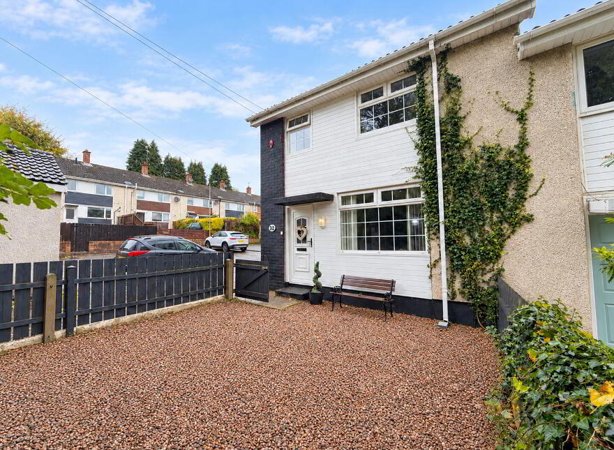 32 Glenwood Park, Dunmurry, Belfast, BT17 9DT