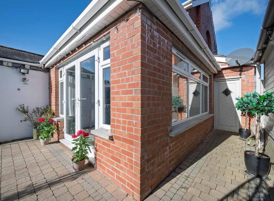 58 Ladas Drive, Belfast, BT6 9FT