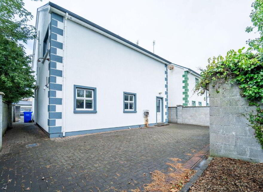 Watson's Lane, Ballinrobe, F31V597