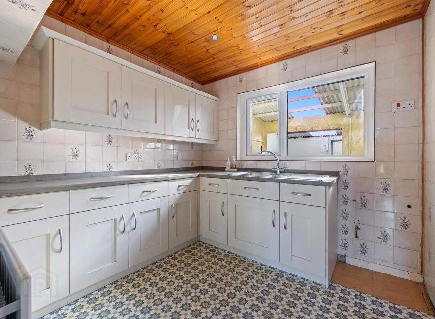 61 De Wind Drive, Comber, Newtownards, BT23 5BN