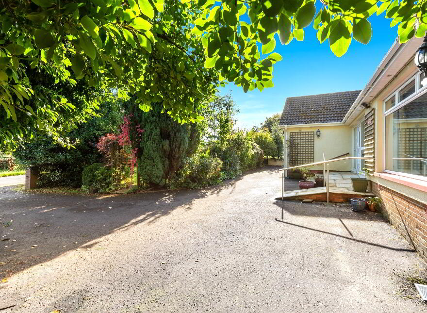 'Shantara', 28 Cadger Road, Carryduff, Belfast, BT8 8AU