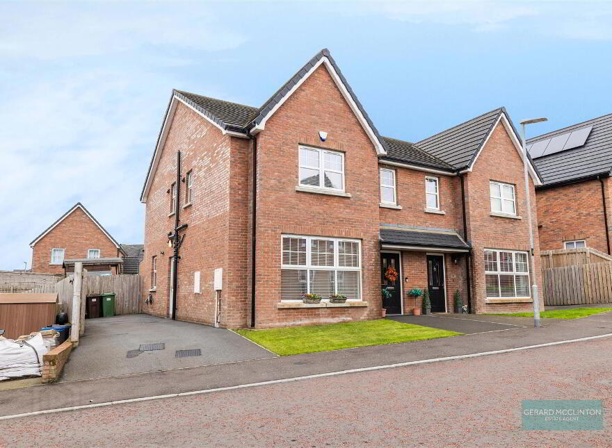 11 Sir Richard Wallace Manor, Lisburn, BT28 3YW