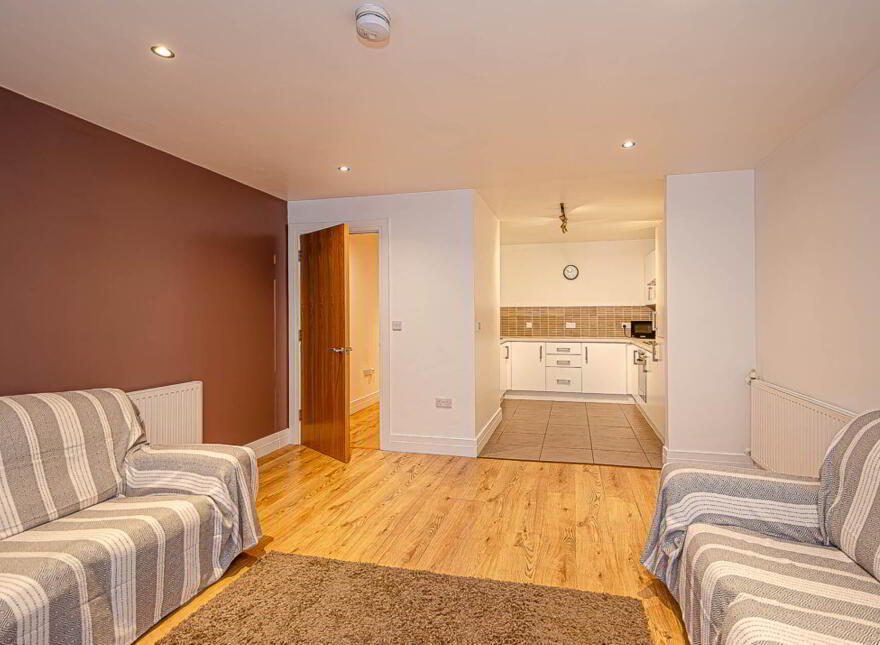 31 James Clow, 11 Princes Dock Street, Belfast, BT1 3DS