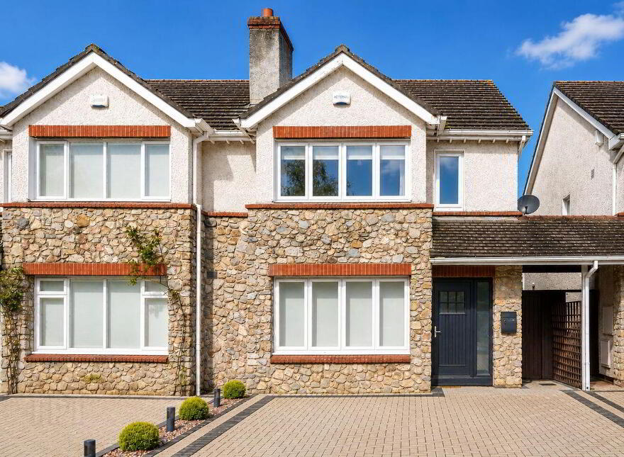 5 Sandyford Village, Sandyford, Dublin 18, D18V660
