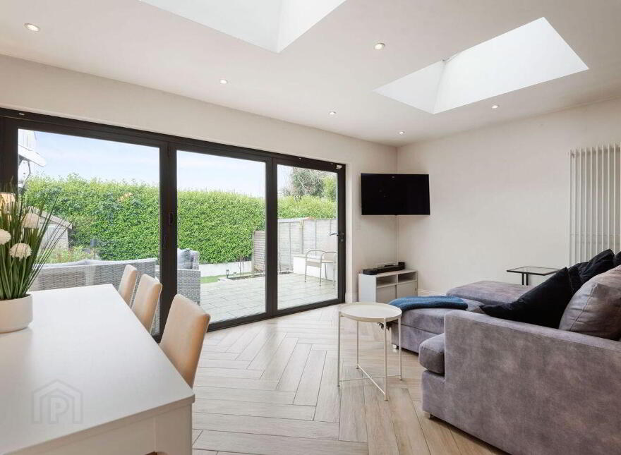 5 Sandyford Village, Sandyford, Dublin 18, D18V660