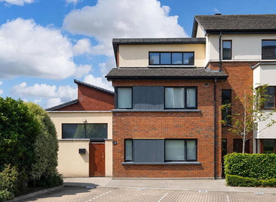 91 The Crescent, Carrickmines Manor, Carrickmines, Carrickmines, D18FR63
