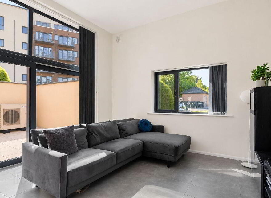 91 The Crescent, Carrickmines Manor, Carrickmines, Carrickmines, D18FR63