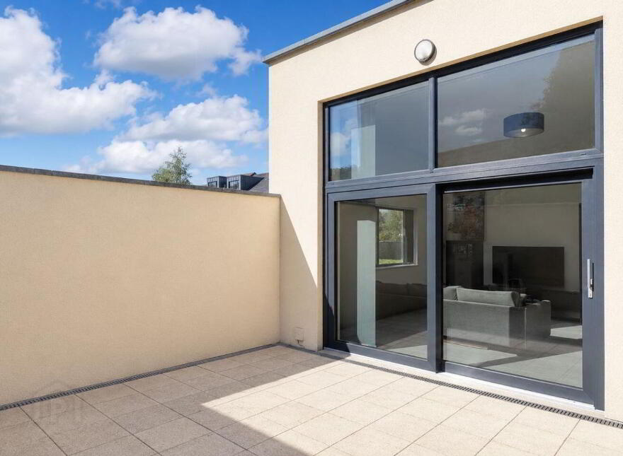 91 The Crescent, Carrickmines Manor, Carrickmines, Carrickmines, D18FR63