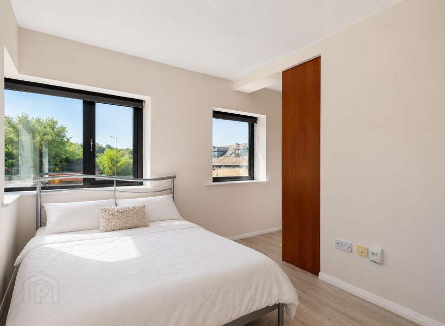 91 The Crescent, Carrickmines Manor, Carrickmines, Carrickmines, D18FR63