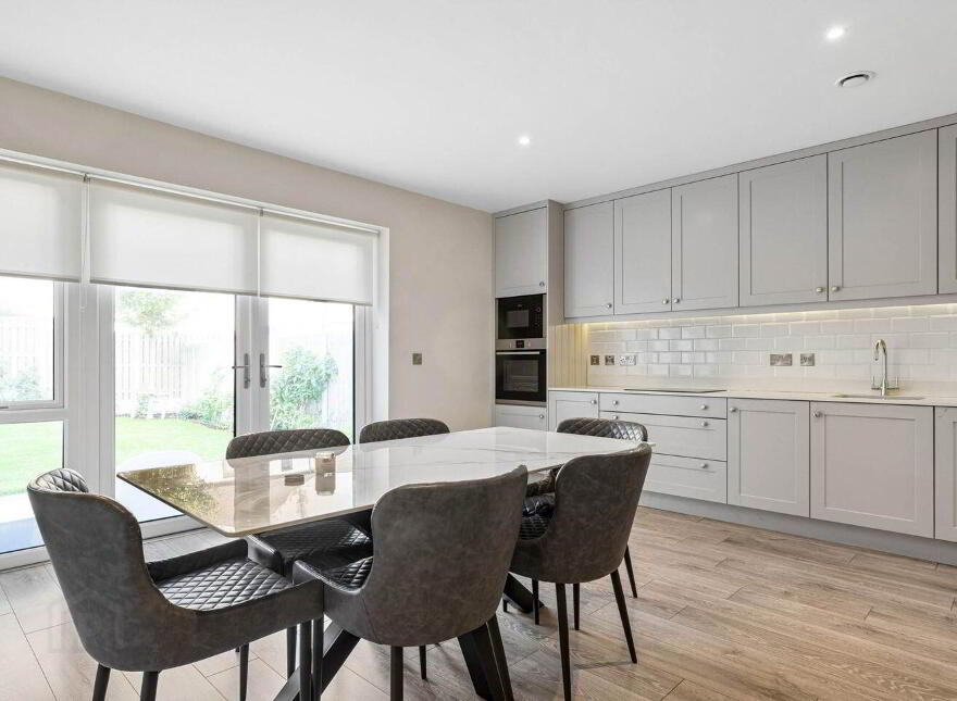 8 Dún Óir Court, Kilternan, Kilternan, D18KD3A
