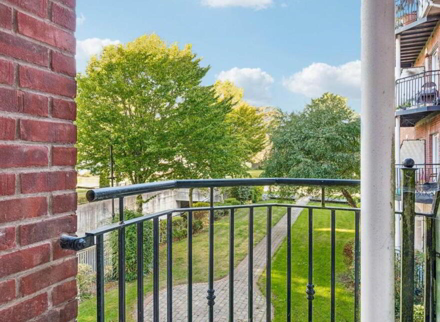Apartment 90 Kerrymount, Castle Court, Leopardstown, D18N803