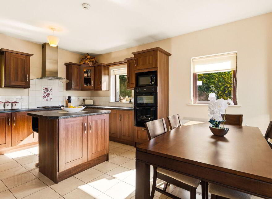 Yellow Cottage, Kilcoolishal, Glounthaune, T45N960