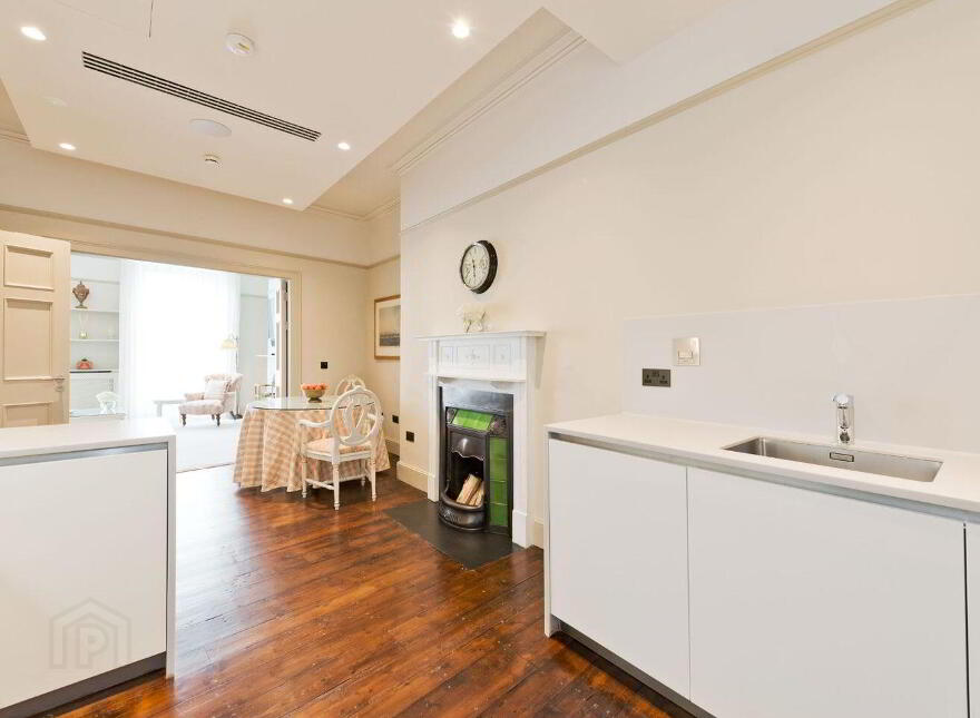 Residence, 4 The Merrion Hotel, Dublin 2, D02FK68