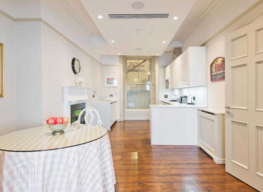 Residence, 4 The Merrion Hotel, Dublin 2, D02FK68