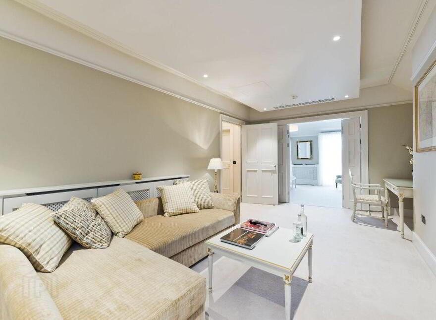 Residence, 4 The Merrion Hotel, Dublin 2, D02FK68