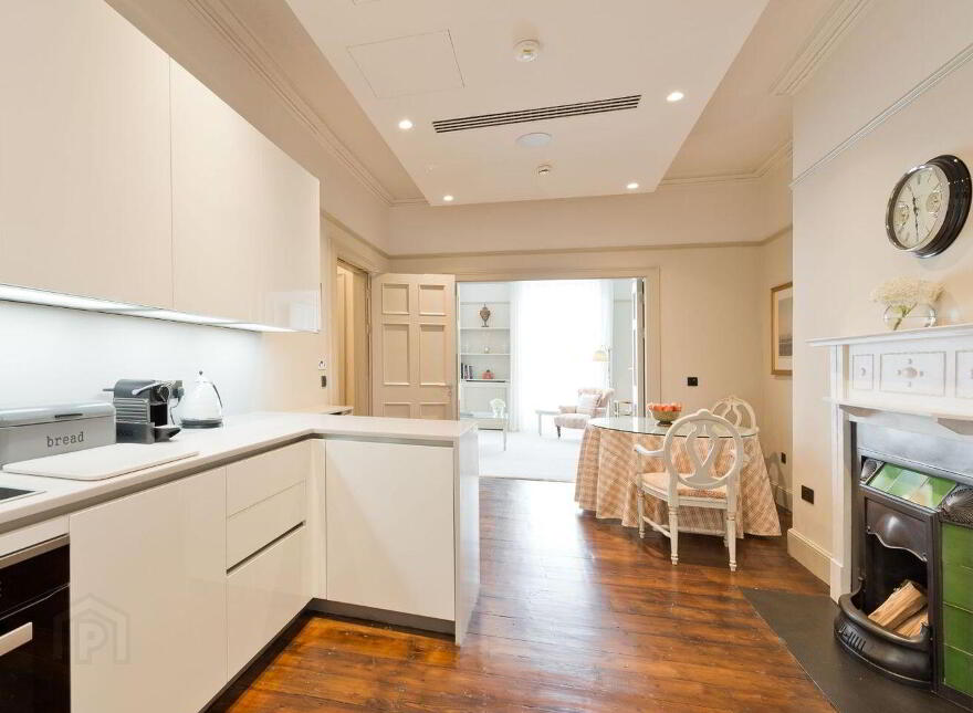 Residence, 4 The Merrion Hotel, Dublin 2, D02FK68
