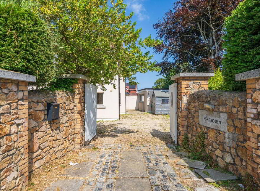 Meridien, Hainault Road, Foxrock, Foxrock, D18WY27