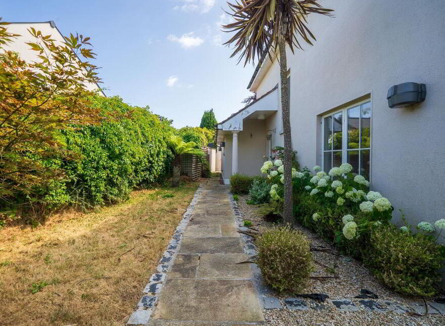 Meridien, Hainault Road, Foxrock, Foxrock, D18WY27
