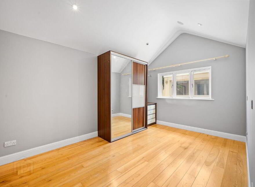 Meridien, Hainault Road, Foxrock, Foxrock, D18WY27