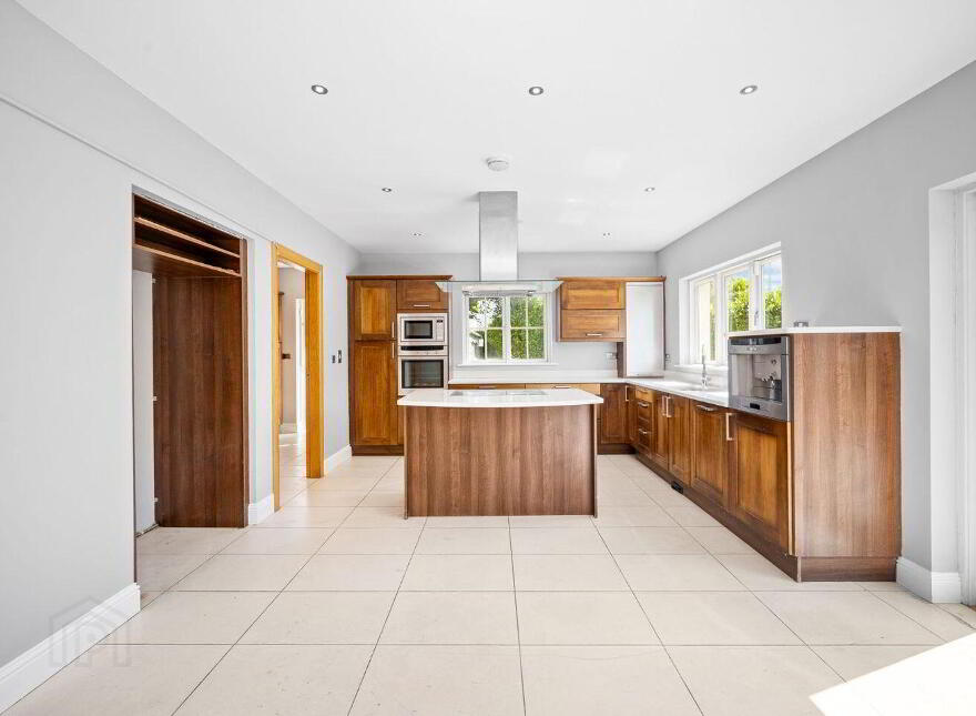 Meridien, Hainault Road, Foxrock, Foxrock, D18WY27