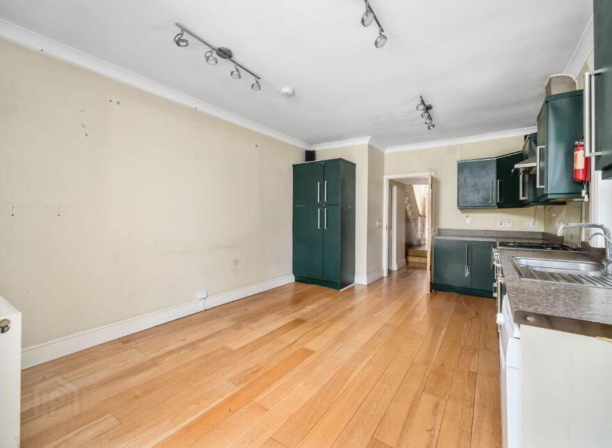 87 North Circular Road, Dublin 7, D07E2V8