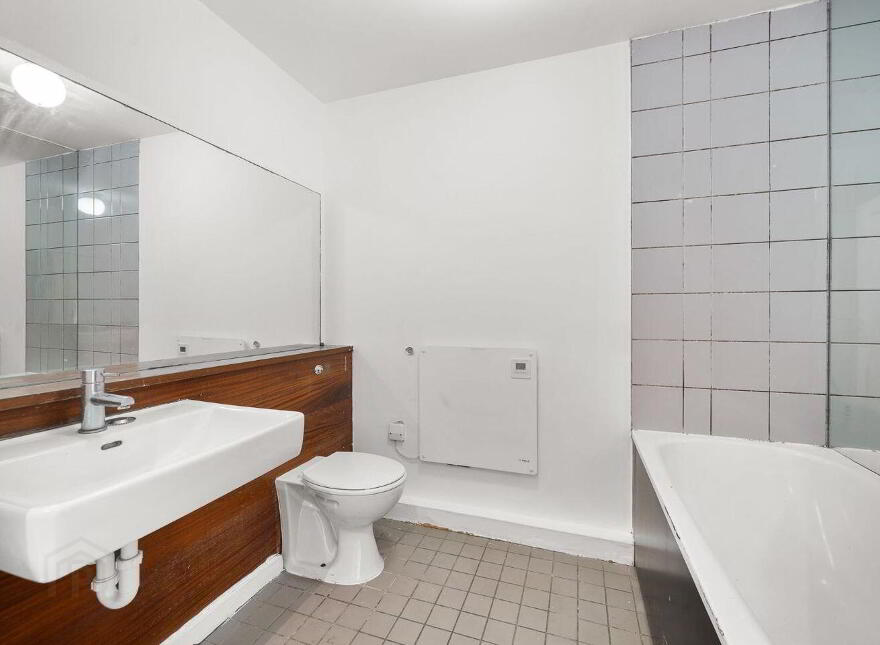 Apartment 1 Clearwater Court North, River Drive, Royal Canal ...Royal Canal Park, D15W263