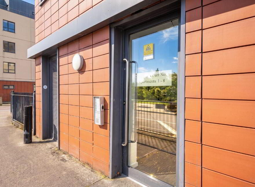 Apartment 1 Clearwater Court North, River Drive, Royal Canal ...Royal Canal Park, D15W263