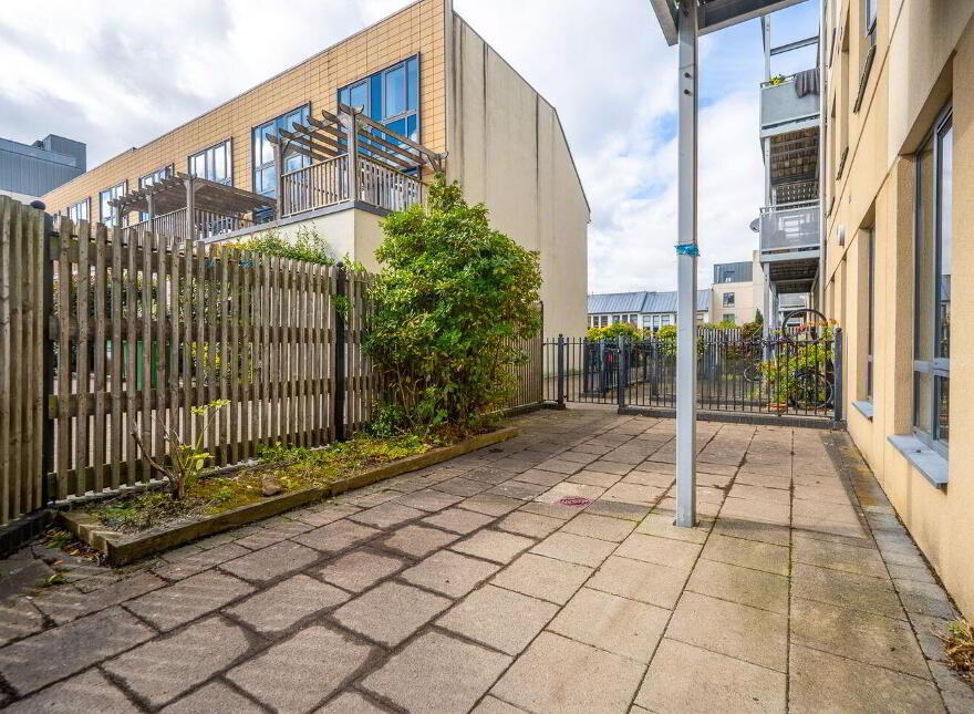 Apartment 1 Clearwater Court North, River Drive, Royal Canal ...Royal Canal Park, D15W263