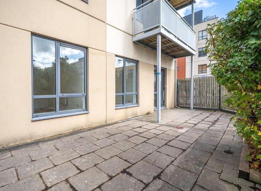 Apartment 1 Clearwater Court North, River Drive, Royal Canal ...Royal Canal Park, D15W263