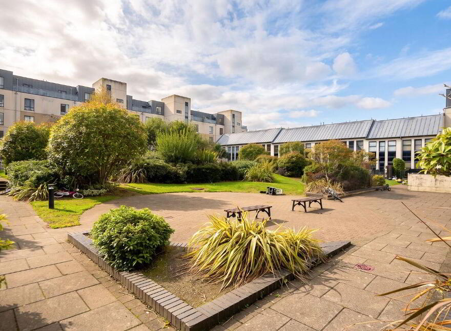 Apartment 1 Clearwater Court North, River Drive, Royal Canal ...Royal Canal Park, D15W263