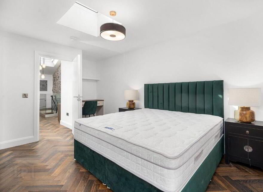 The Mews, 3 Leeson Close, Dublin 2, D02TX88