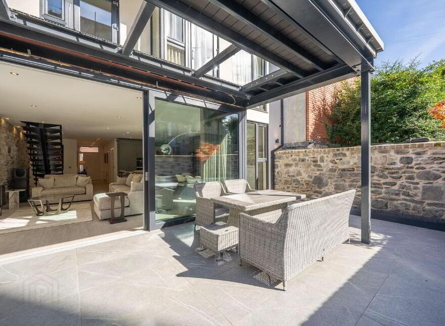 The Mews, 3 Leeson Close, Dublin 2, D02TX88