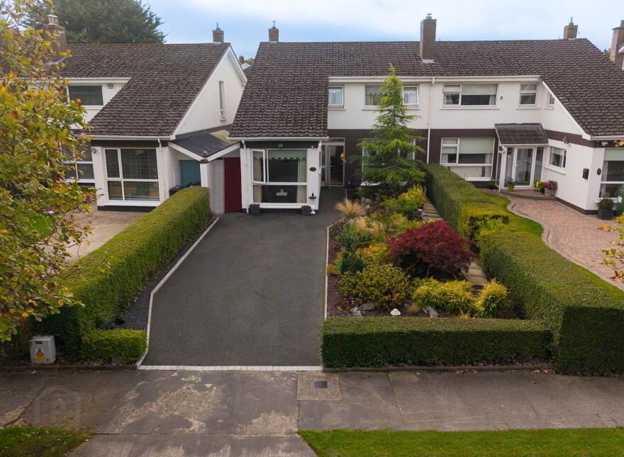 16 Lakelands, Naas, W91KA0X photo