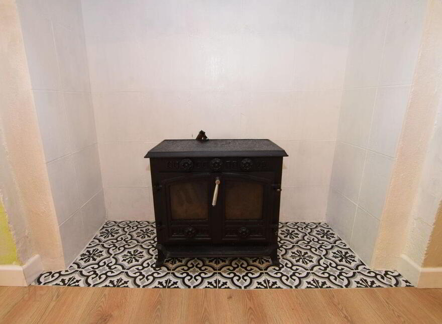 Rose Thatch Cottage, Roveagh, Kilcolgan, H91WEP9