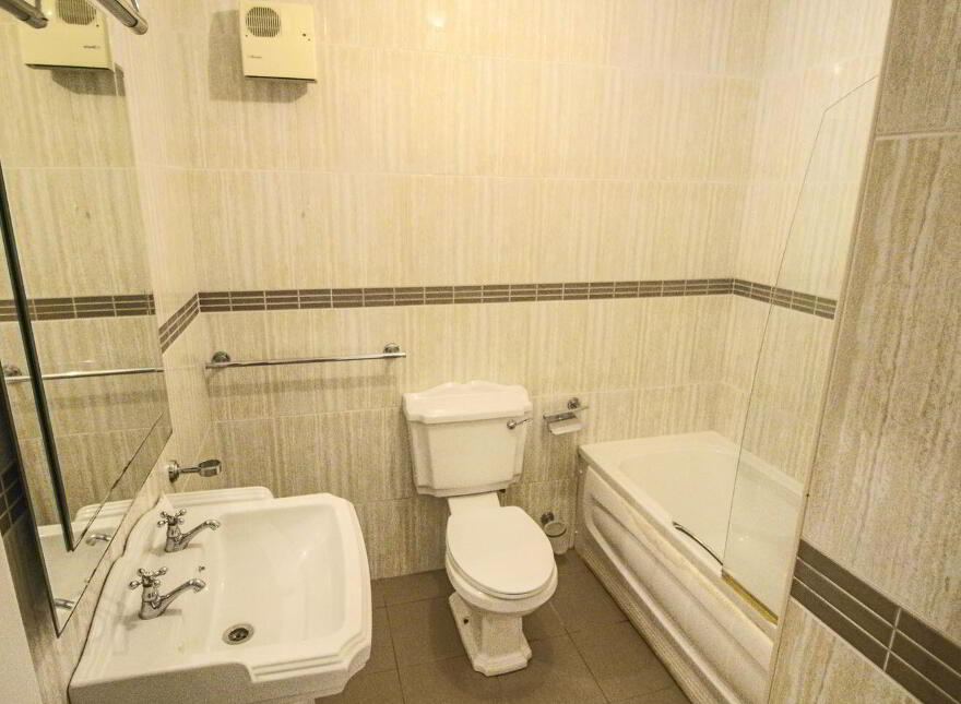 24 Apt. Block, A3 Inver Geal, Carrick-On-Shannon, N41EF22