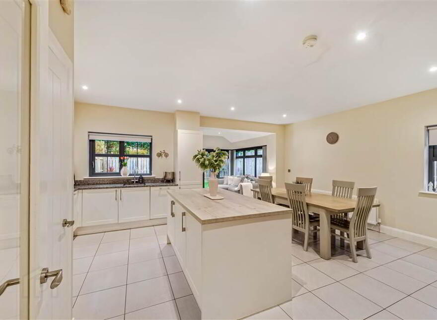 17 Bracken Hill Square, Belfast, BT8 6ZW