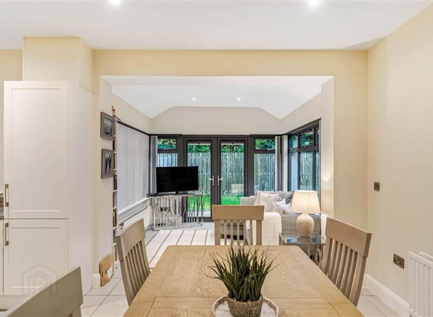 17 Bracken Hill Square, Belfast, BT8 6ZW
