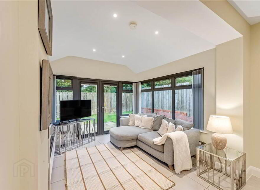 17 Bracken Hill Square, Belfast, BT8 6ZW