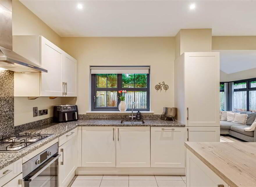 17 Bracken Hill Square, Belfast, BT8 6ZW